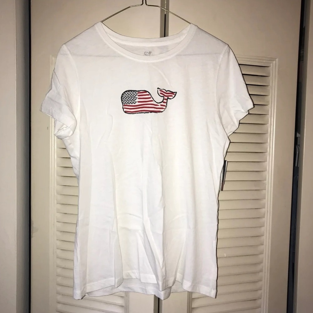 vineyard vines t shirt